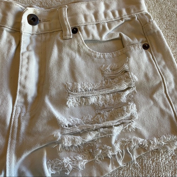 Forever 21 White shorts - Picture 3 of 4